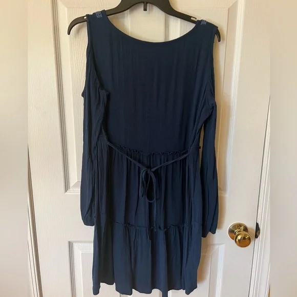 Hollister dress - Picture 3 of 9